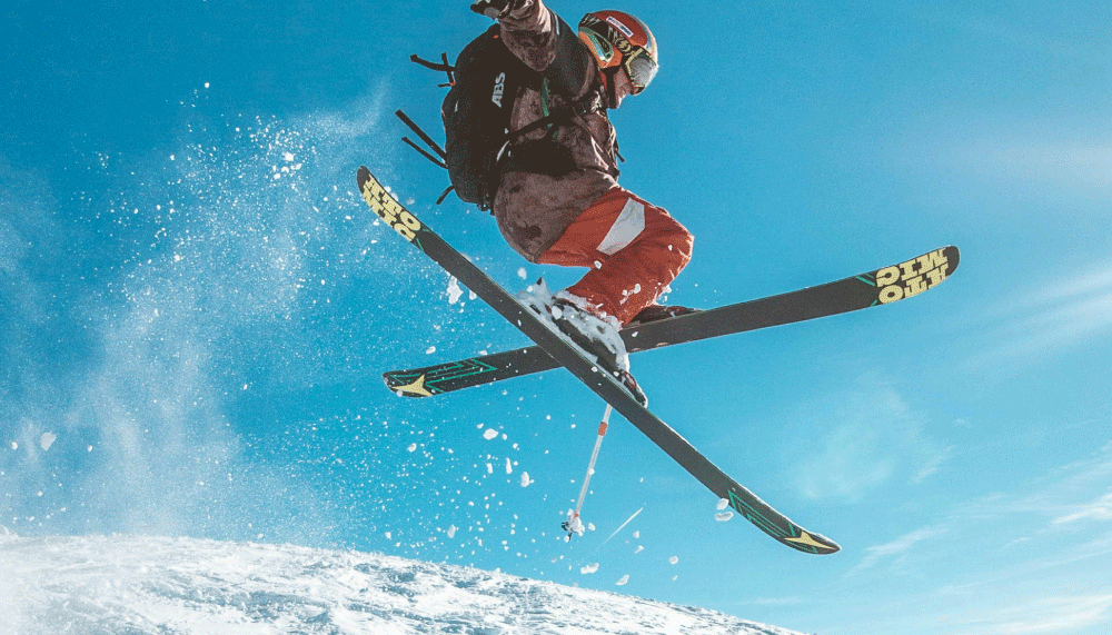 Safety Items to Carry When Skiing